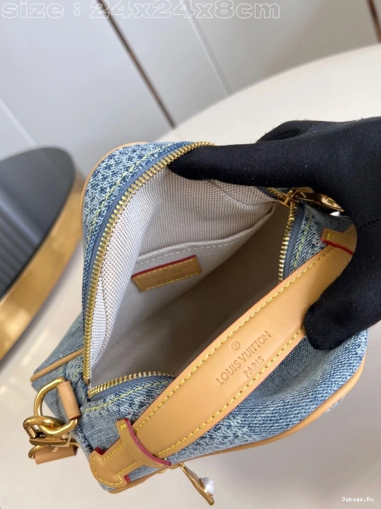 Messenger-24*24*8CM LOUIS VUITTON Chess 0125